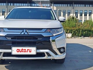 2022 Mitsubishi Outlander III Рестайлинг 3, белый, 1870008 рублей, вид 3