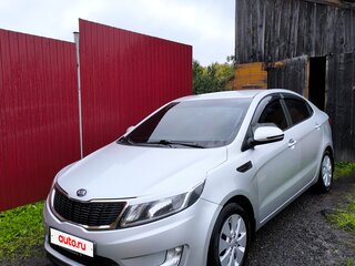 2012 Kia Rio 5-speed III, серебристый, 830000 рублей, вид 2