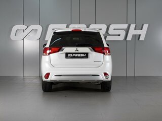 2022 Mitsubishi Outlander III Рестайлинг 3, белый, 2590000 рублей, вид 4