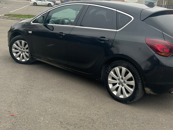 2011 Opel Astra J, чёрный, 600000 рублей - вид 5