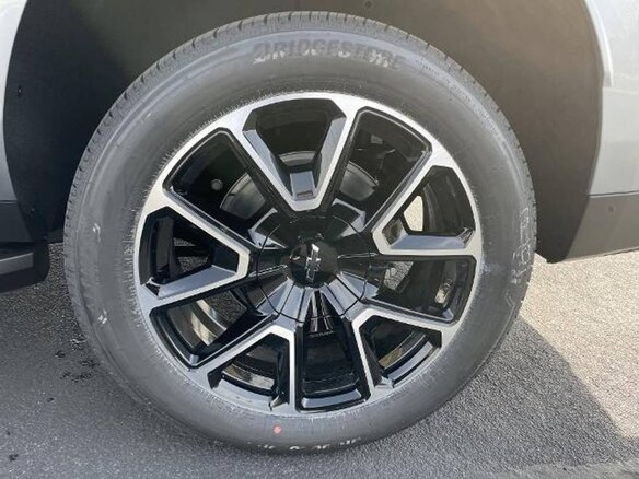2026 Chevrolet Tahoe V Рестайлинг, серый, 15100577 рублей - вид 8