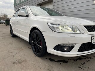 2012 Skoda Octavia RS II Рестайлинг, белый, 2500000 рублей, вид 2