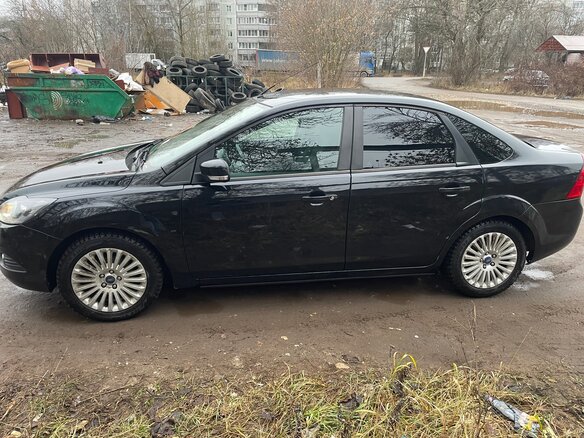 2010 Ford Focus II Рестайлинг, чёрный, 620000 рублей - вид 1