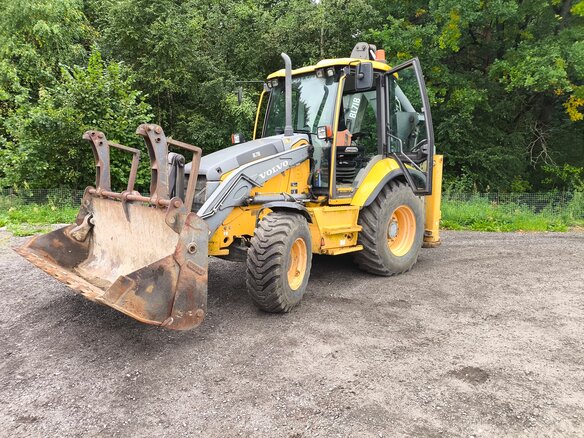 2012 Volvo BL, жёлтый, 6100000 рублей - вид 3
