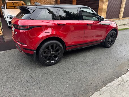 2020 Land Rover Range Rover Evoque II, красный, вид 4