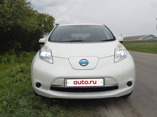 2013 Nissan Leaf I (ZE0/AZE0), белый, 1200000 рублей, вид 2