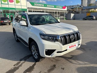 2017 Toyota Land Cruiser Prado 150 Series Рестайлинг 2, белый, 4500000 рублей, вид 3