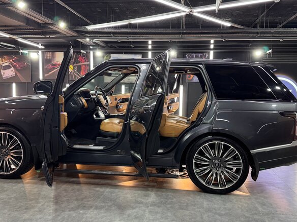 2021 Land Rover Range Rover IV Рестайлинг, серый, 9550000 рублей - вид 25