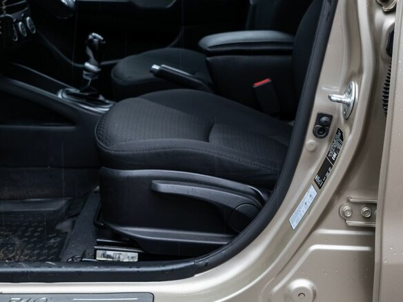 2015 Kia Rio III Рестайлинг, бежевый - вид 12
