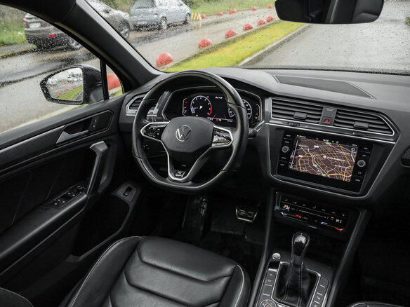 2021 Volkswagen Tiguan II Рестайлинг, чёрный - вид 11