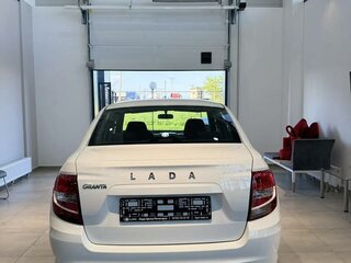 2026 Lada (ВАЗ) Granta I Рестайлинг, белый, 1094000 рублей, вид 4