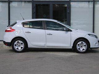 2011 Renault Megane III, белый, 960000 рублей, вид 4