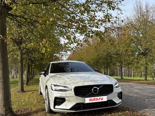 2021 Volvo S60 Mild Hybrid III, белый, 2800000 рублей, вид 3