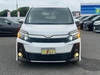 2016 Toyota Voxy III (R80), белый, 1385008 рублей, вид 2