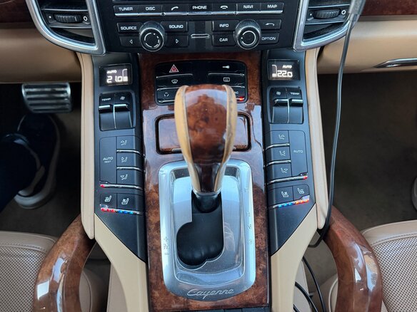 2010 Porsche Cayenne Turbo II (958), чёрный - вид 16