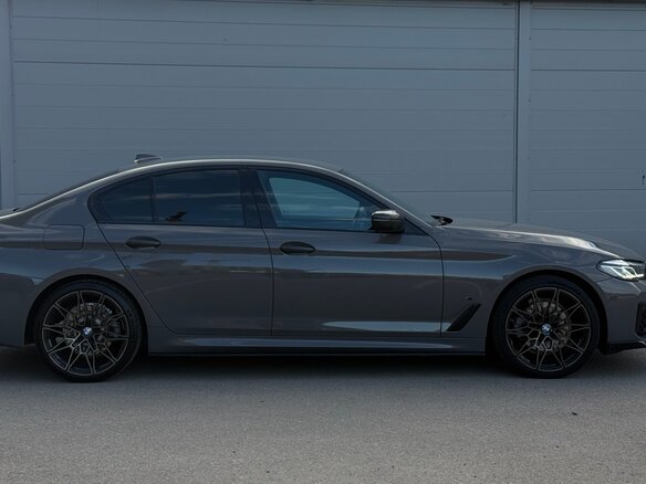 2020 BMW 5 серии 520d xDrive VII (G30/G31/G38) Рестайлинг, серый - вид 4