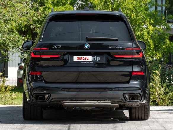 2026 BMW X7 40d I (G07) Рестайлинг, чёрный - вид 2