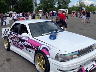 1989 Toyota Cresta III (X80), белый, 850000 рублей, вид 3