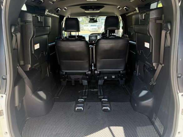 2016 Toyota Noah III (R80), белый, 1695000 рублей - вид 31