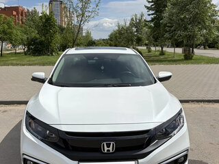 2020 Honda Civic X Рестайлинг, белый, 1850000 рублей, вид 1