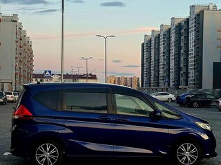2017 Honda Freed II, синий, 1550000 рублей, вид 3