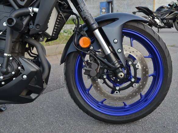 2023 Yamaha MT-03, белый - вид 18