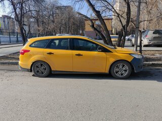 2016 Ford Focus III Рестайлинг, жёлтый, 750000 рублей, вид 3