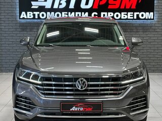 2019 Volkswagen Touareg III, серый, 3890000 рублей, вид 4