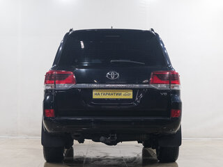 2015 Toyota Land Cruiser 200 Series Рестайлинг 2, чёрный, 4209000 рублей, вид 5