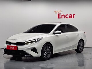 2022 Kia K3 II Рестайлинг, белый, 1570000 рублей, вид 1