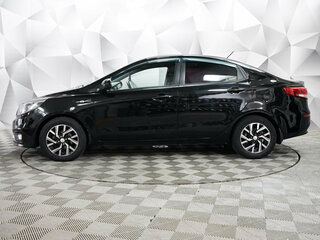2016 Kia Rio III Рестайлинг, чёрный, 830000 рублей, вид 2