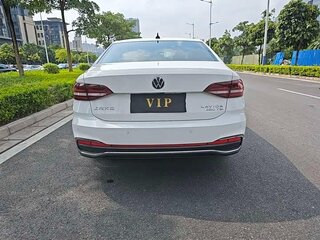 2023 Volkswagen Lavida III Рестайлинг, белый, 1325401 рублей, вид 4