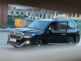2016 Toyota Land Cruiser 200 Series Рестайлинг 2, чёрный, 6500000 рублей, вид 3