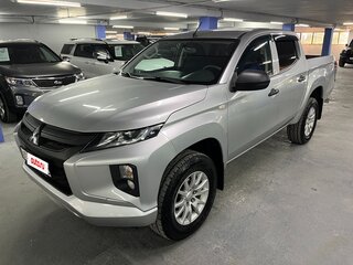 2019 Mitsubishi L200 V Рестайлинг, серебристый, 1965000 рублей, вид 1