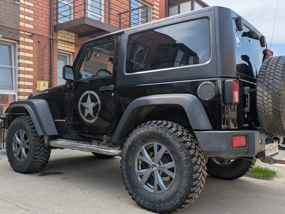 2012 Jeep Wrangler III (JK), чёрный, 1950000 рублей - вид 4