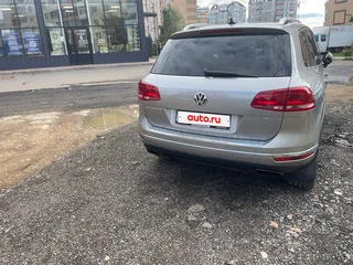 2015 Volkswagen Touareg II Рестайлинг, серебристый, 2390000 рублей, вид 5