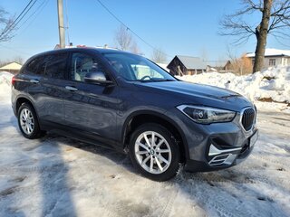 2021 BMW X1 18i sDrive II (F48) Рестайлинг, серый, 3050000 рублей, вид 3