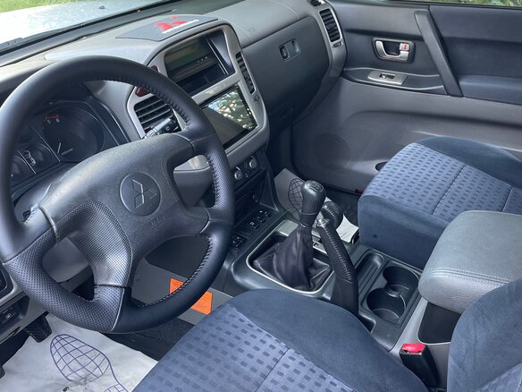 2004 Mitsubishi Pajero III Рестайлинг, серебристый, 820000 рублей - вид 7