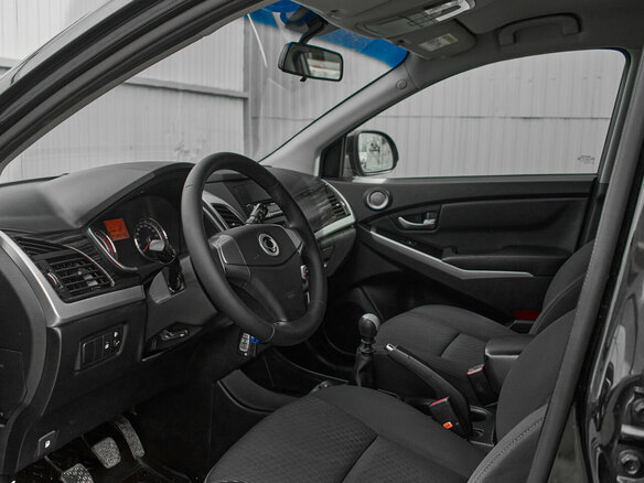 2013 SsangYong Actyon II Рестайлинг, чёрный, 820000 рублей - вид 9