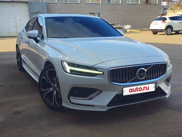 2019 Volvo S60 III, белый, 4200000 рублей - вид 2