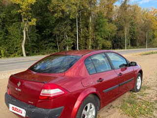 2007 Renault Megane II Рестайлинг, красный, 230000 рублей, вид 4