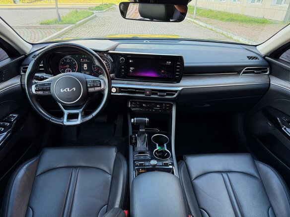 2022 Kia K5 III, чёрный, 2500000 рублей - вид 15
