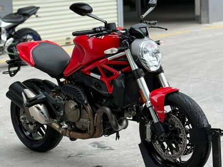 2016 Ducati Monster 821, красный, 345000 рублей, вид 1