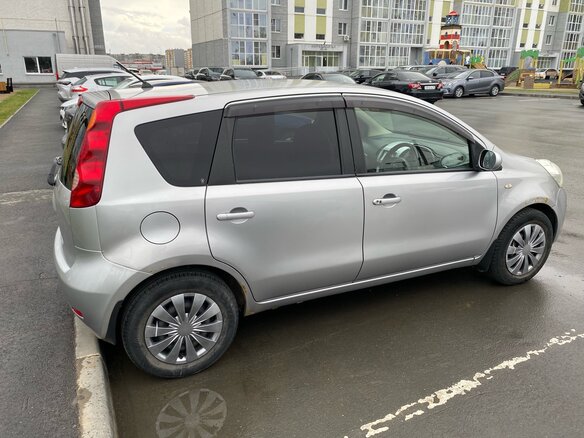 2008 Nissan Note I Рестайлинг, серый, 465000 рублей - вид 2