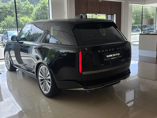 2026 Land Rover Range Rover P530 MHEV V, чёрный, 26500000 рублей, вид 2