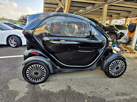 2020 Renault Twizy, чёрный, 830000 рублей, вид 3