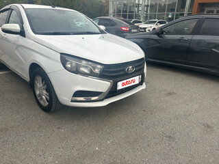 2017 Lada (ВАЗ) Vesta I, белый, 585000 рублей, вид 2