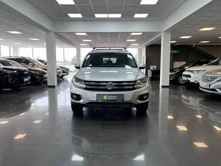 2013 Volkswagen Tiguan I Рестайлинг, серебристый, 1395000 рублей, вид 3