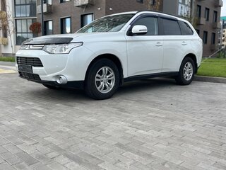 2014 Mitsubishi Outlander III, белый, 1600000 рублей, вид 5