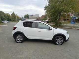 2019 Renault Sandero Stepway II Рестайлинг, белый, 1175000 рублей, вид 2